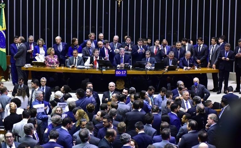 Análise sobre os efeitos das reformas eleitorais de 2017 na fragmentação partidária. Reprodução: Globo