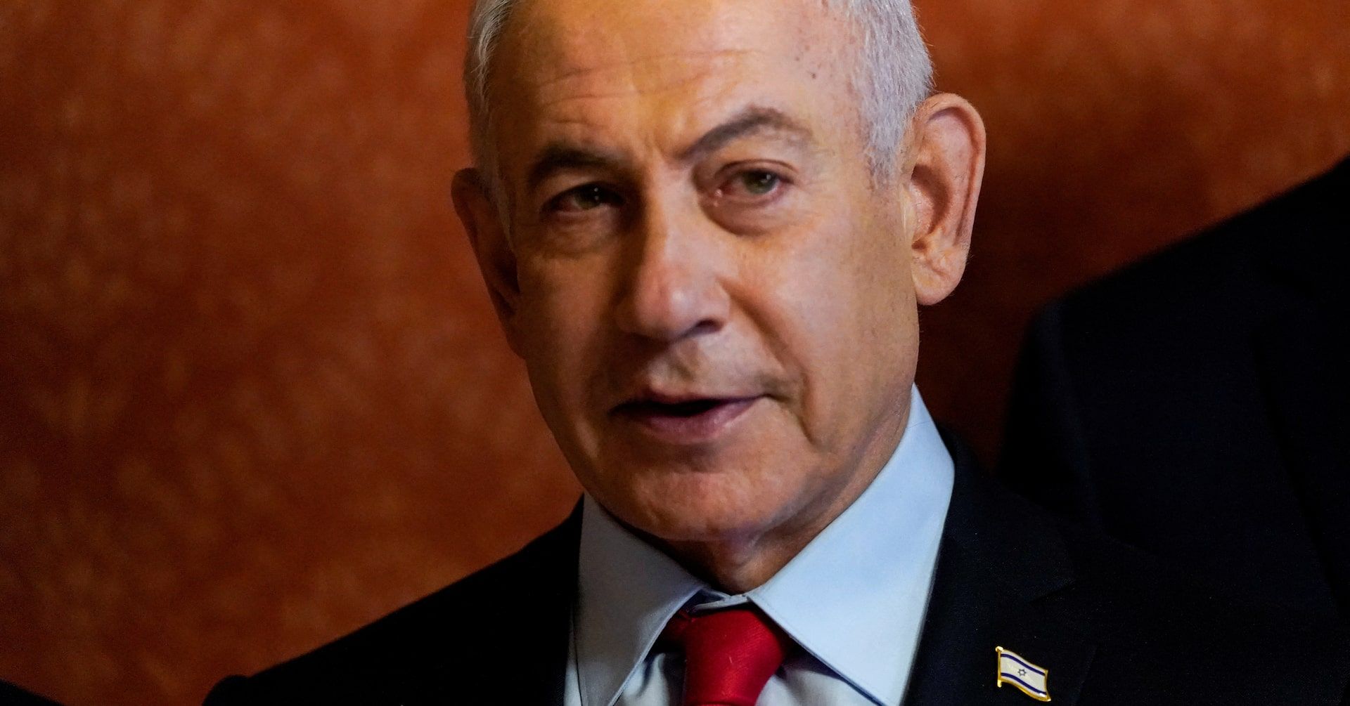 Netanyahu Ignora Ordem e Visita Hungria em Controvérsia