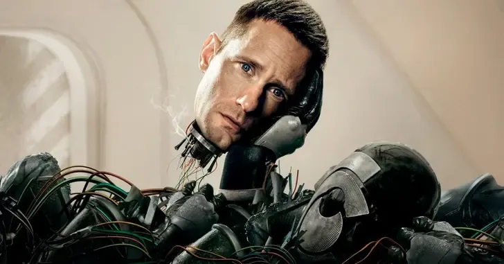 O androide de 'Diários de um Robô-Assassino' ganhará nova temporada na Apple TV+. Reprodução: Legião dos Heróis