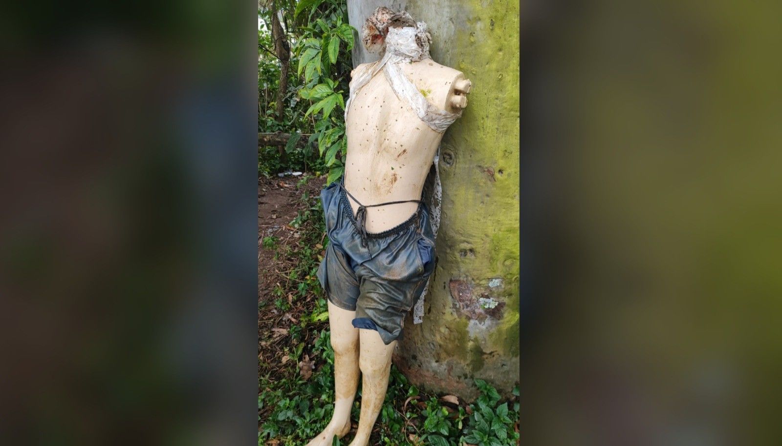 Bombeiros resgatam manequim no Rio Itajaí-Açu, confundido com corpo. Legenda da imagem. Reprodução: Corpo de Bombeiros/Divulgação