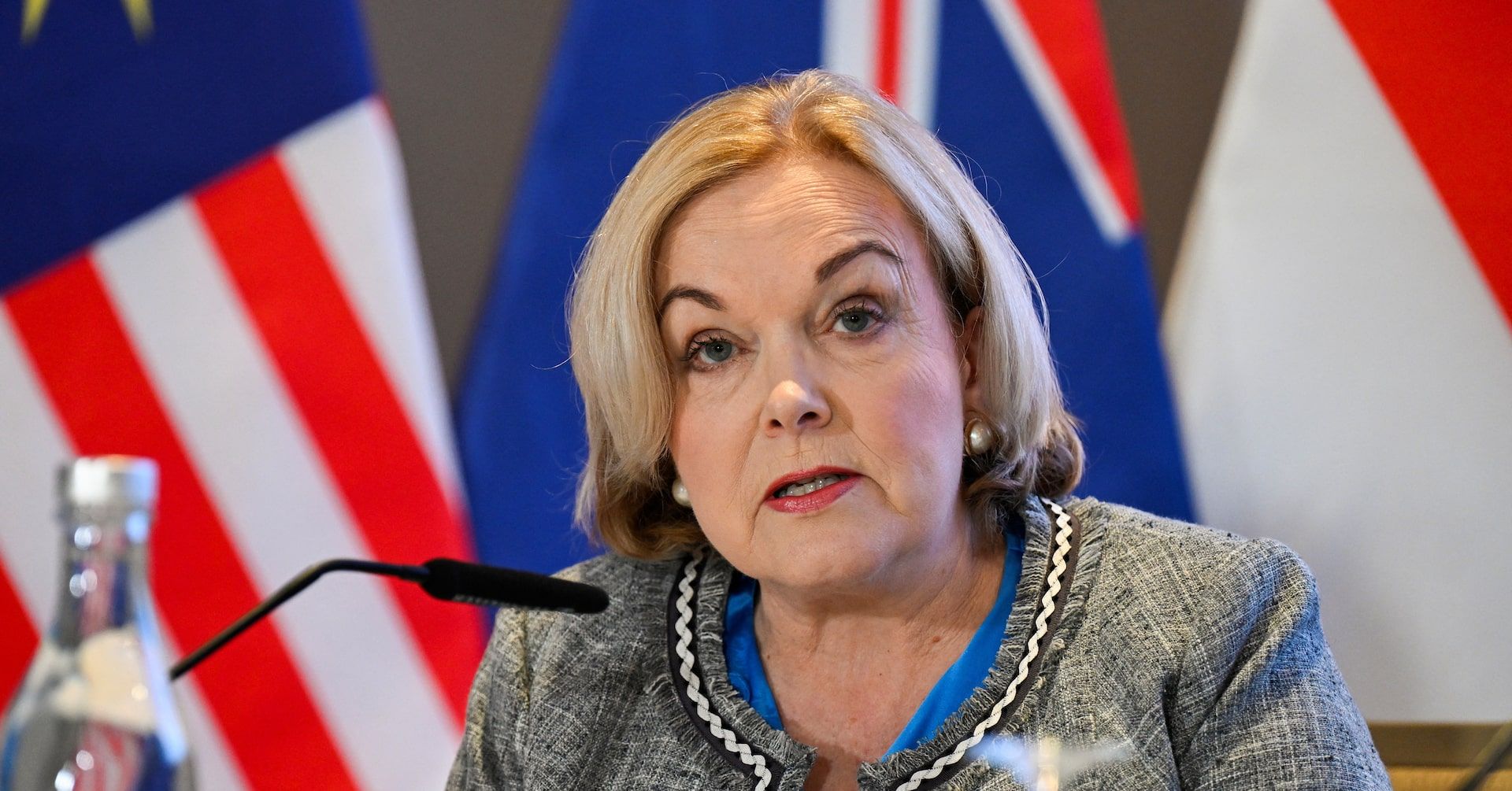 NZDF Planeja Corte de 374 Funções Civis