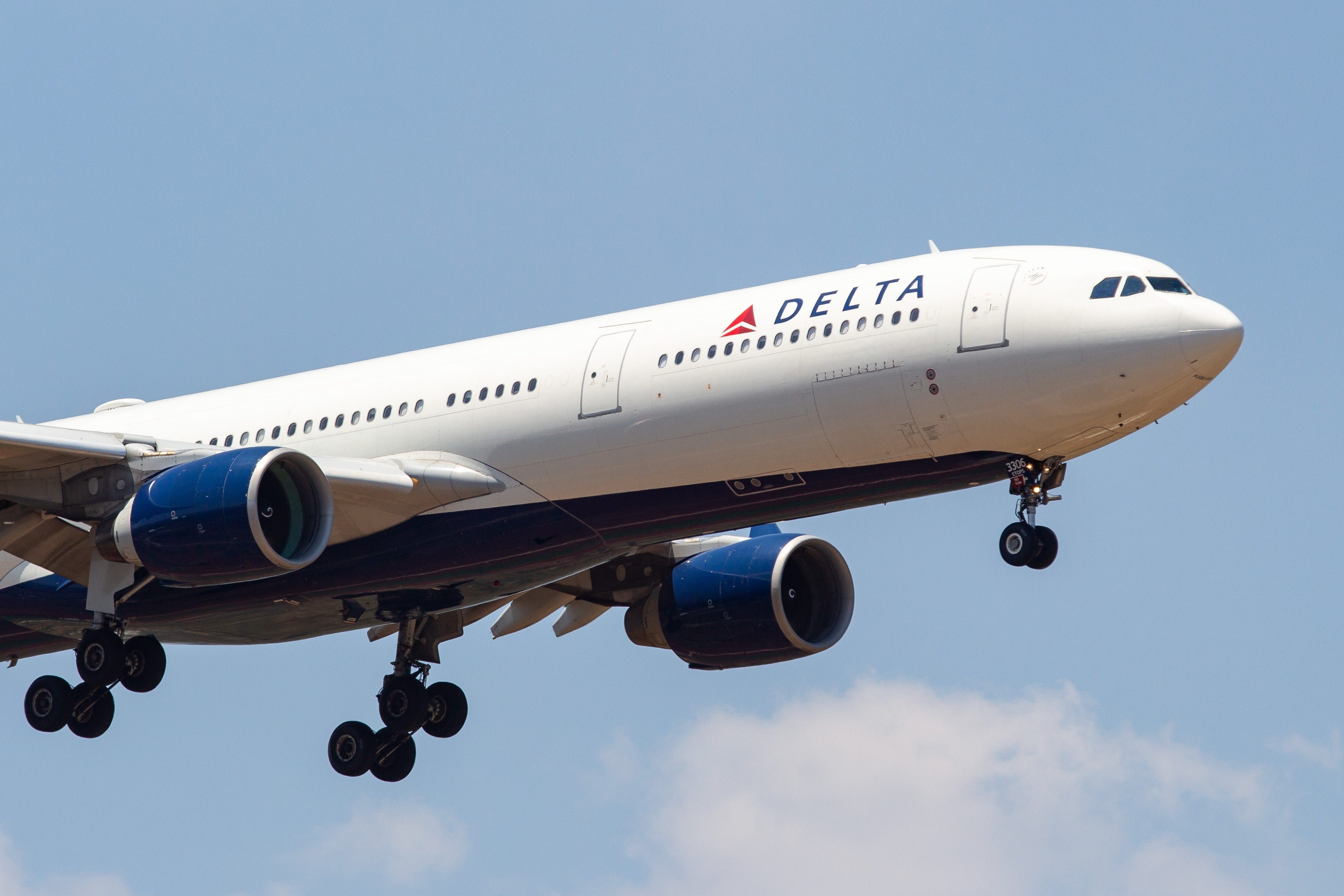 Avião da Delta pousa na ilha Terceira após desvio devido a problema no motor. Reprodução: Business Insider