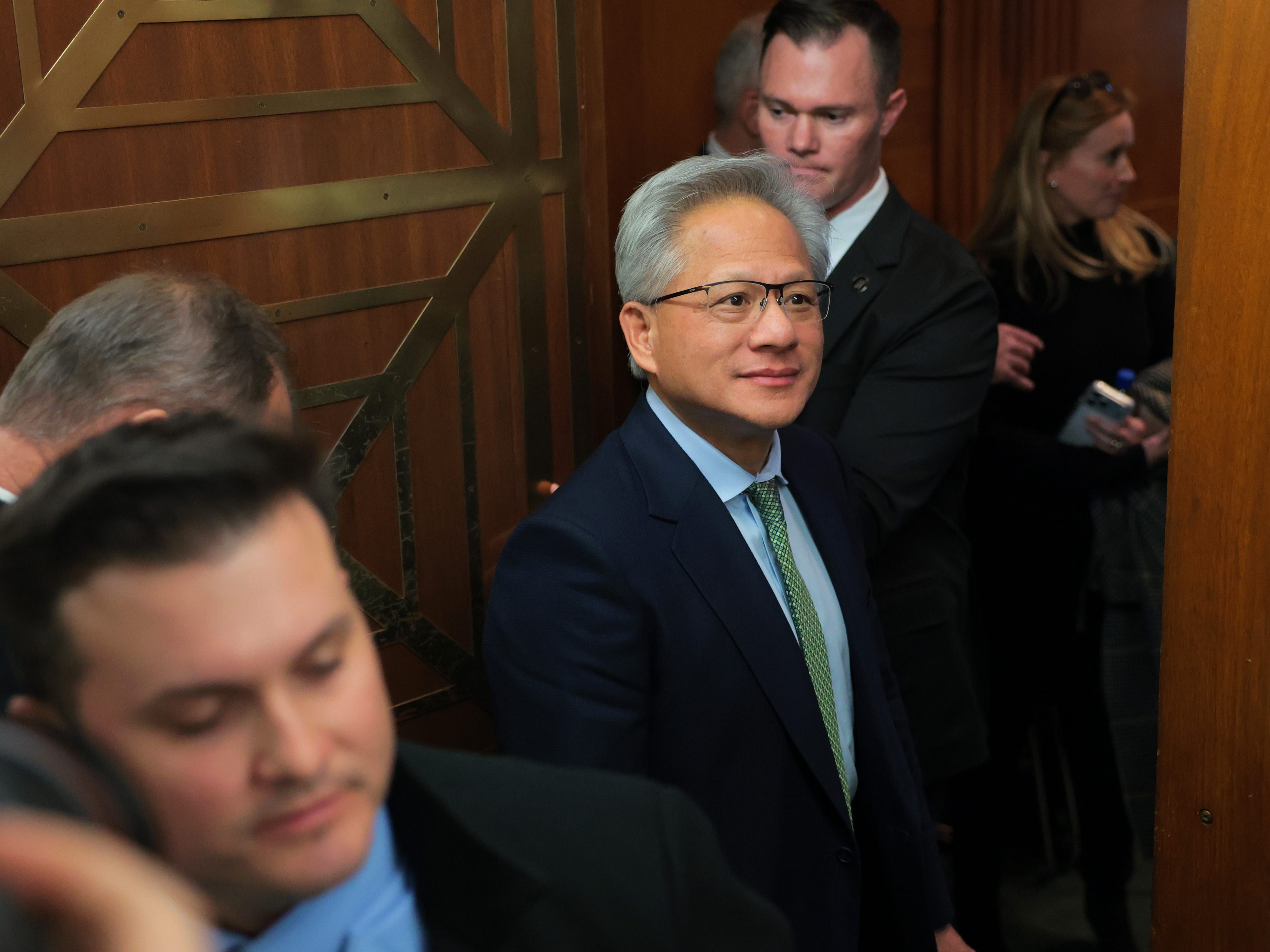 Trump impõe tarifa de 25% sobre chips de alto desempenho, sinalizando novas medidas para o setor de semicondutores.. Reprodução: Businessinsider