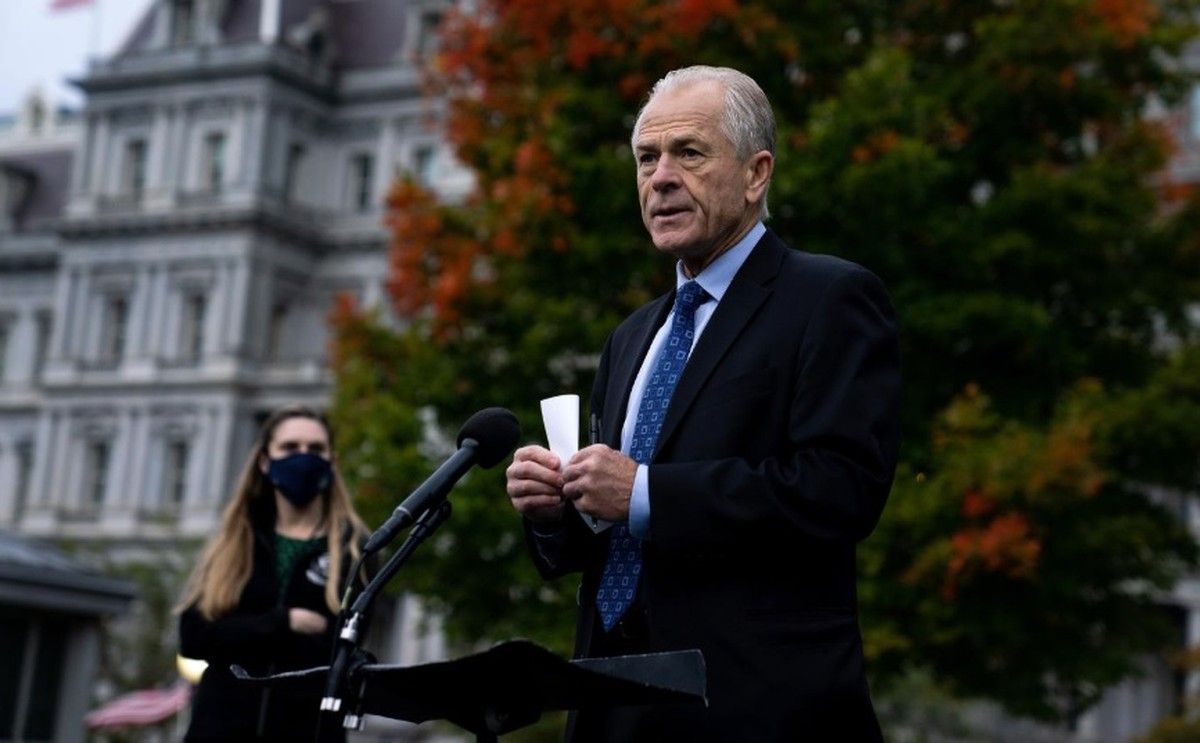 Peter Navarro, ex-assessor da Casa Branca, é preso por desacato ao Congresso. Reprodução: Globo