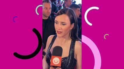 Rachel Brosnahan destaca seu papel como Lois Lane em evento no Rio de Janeiro. Reprodução: Globo