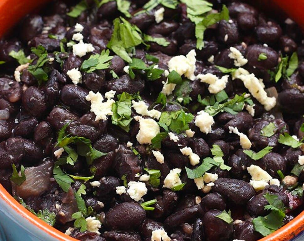 Estudo revela que consumir feijão preto reduz inflamação e melhora a saúde.; Reprodução: Business Insider