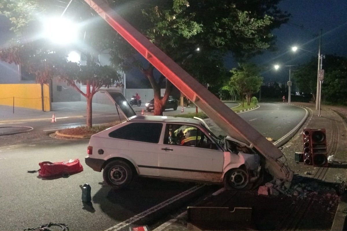 Colisões em postes deixam 18 mil clientes sem energia em Presidente Prudente, 2026. Reprodução: G1