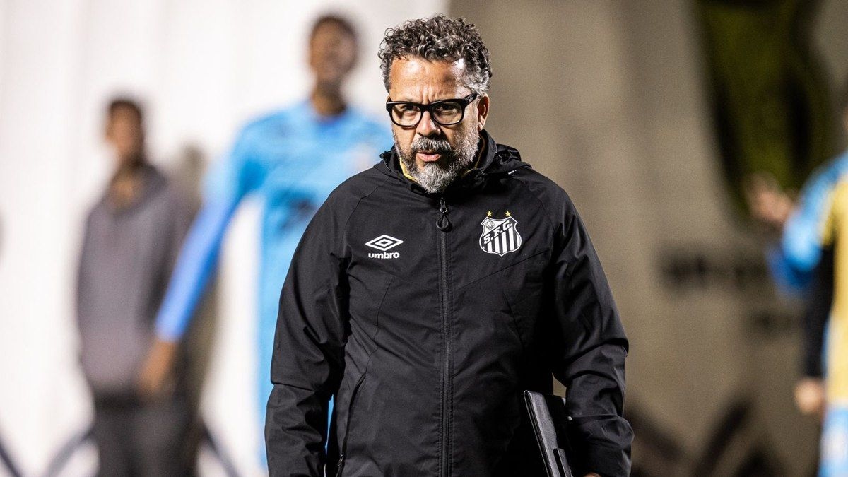 Técnicos livres estão na disputa para assumir o comando do Santos.; Reprodução: IG