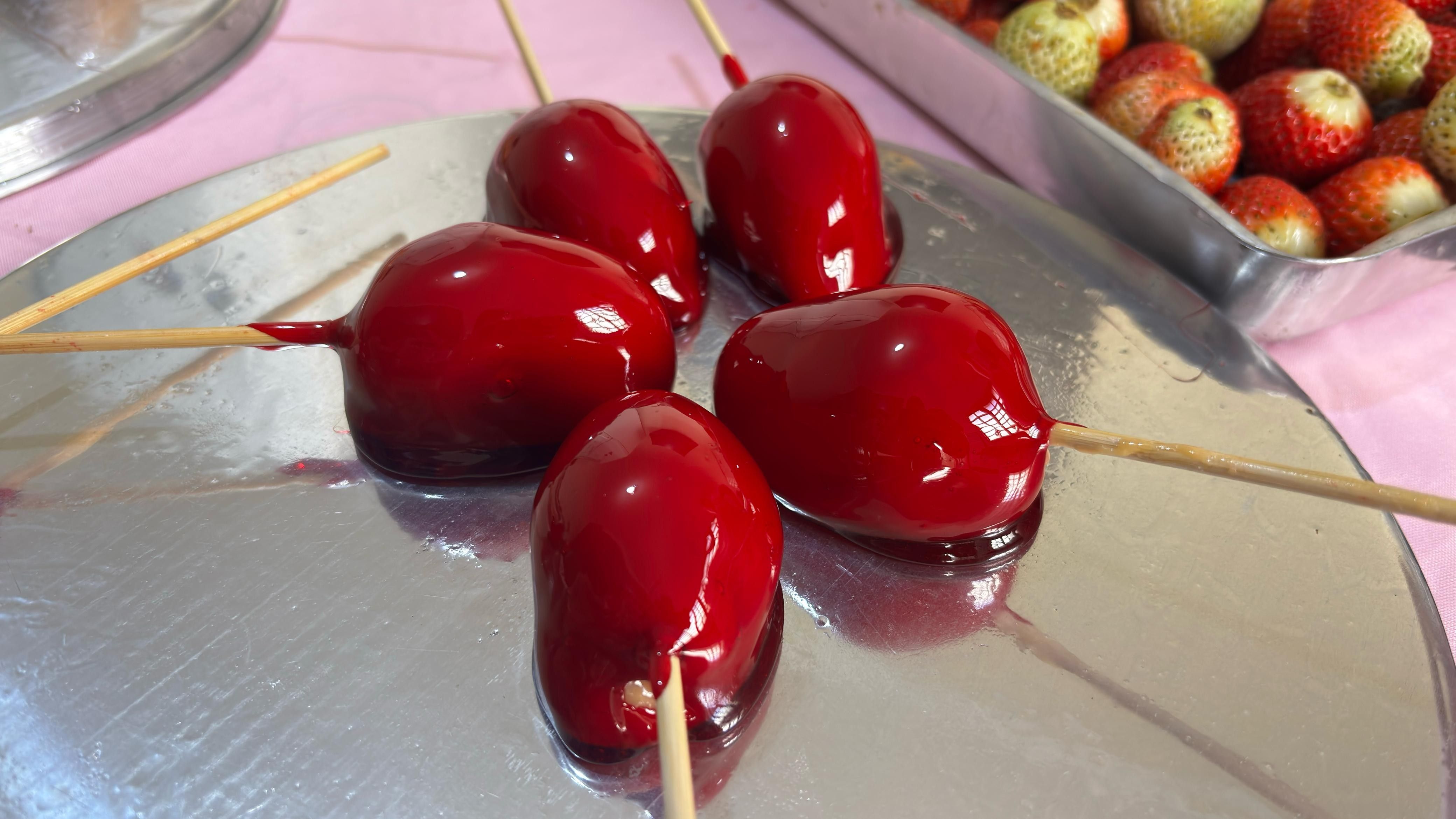 A febre do morango do amor cresce no Brasil, mas a colheita ainda está no início. Legenda da imagem. Reprodução: G1