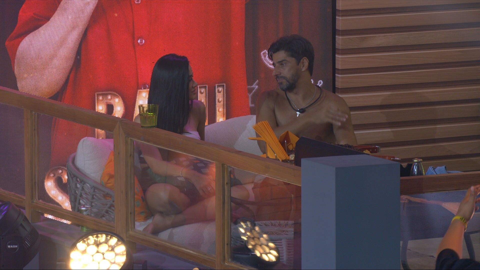 [Alberto Cowboy declara admiração por Breno na Festa do Líder]. Reprodução: Gshow