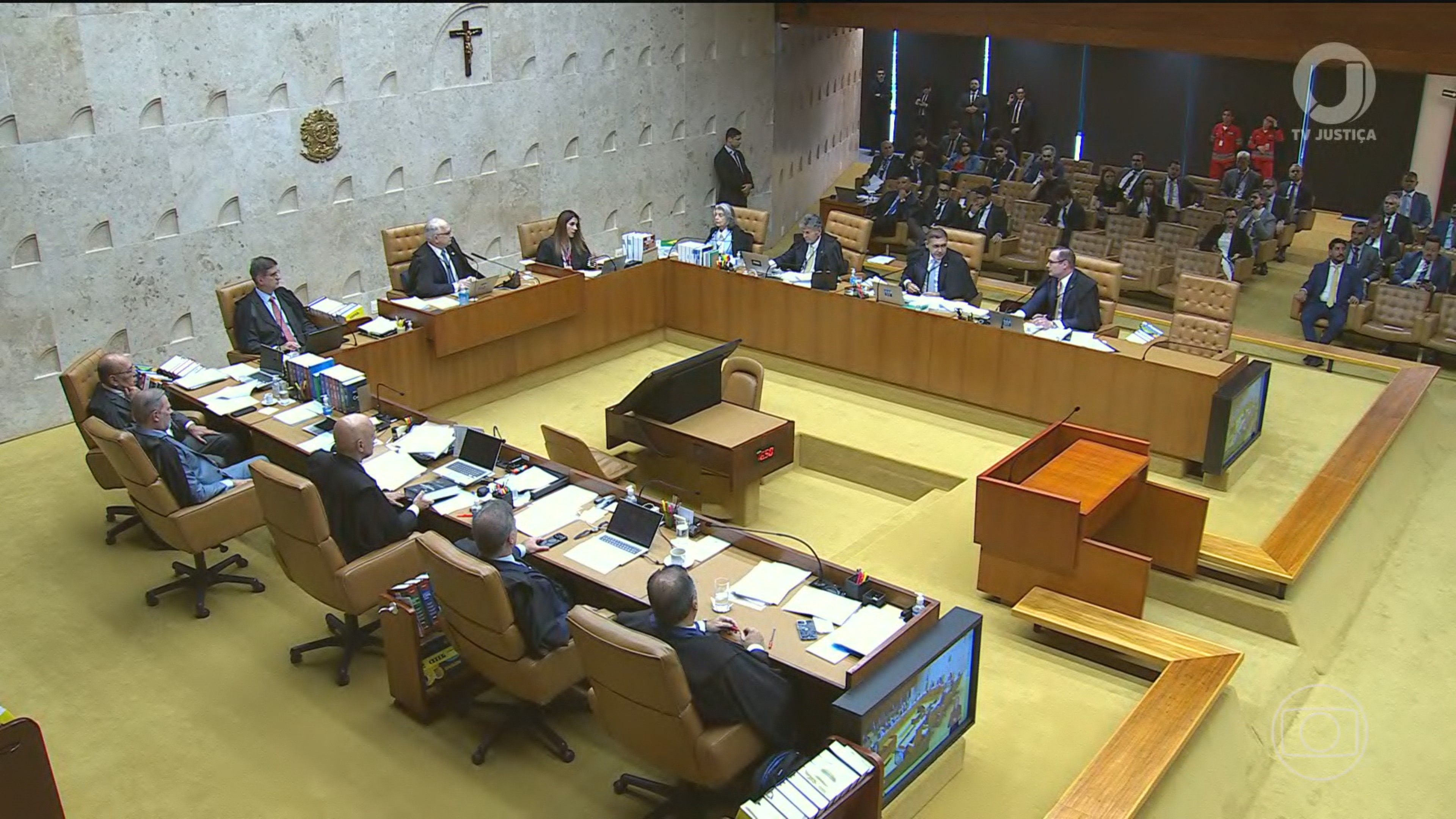 [CPI do INSS em sessão, discutindo interesses]. Reprodução: G1