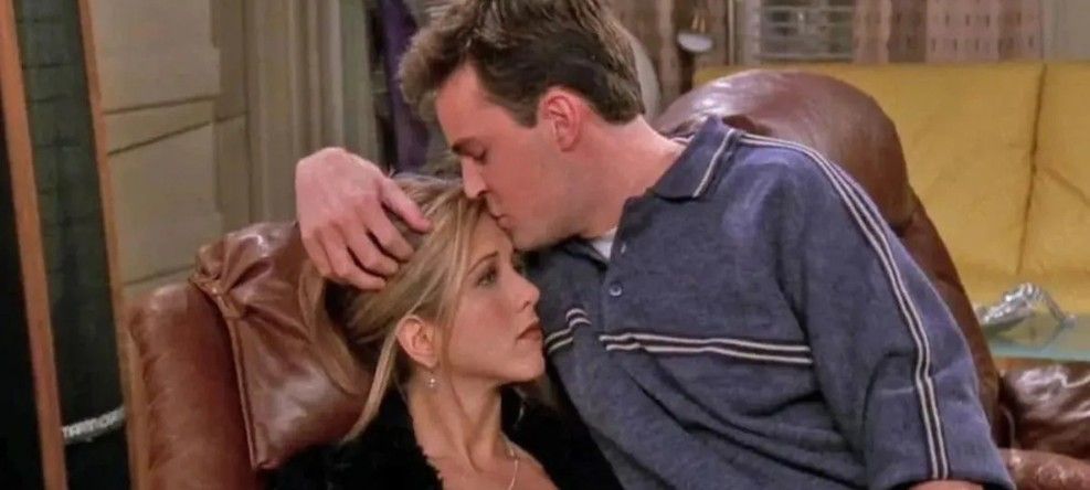 Jennifer Aniston fala sobre a luta de Matthew Perry contra o vício e a dor de sua perda.; Legenda da imagem. Reprodução: Globo