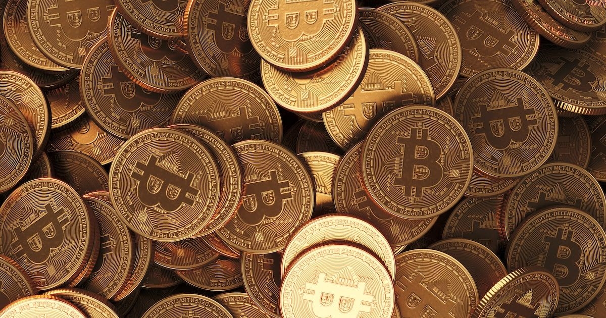 Trump anuncia reserva de criptomoedas e preço do bitcoin dispara