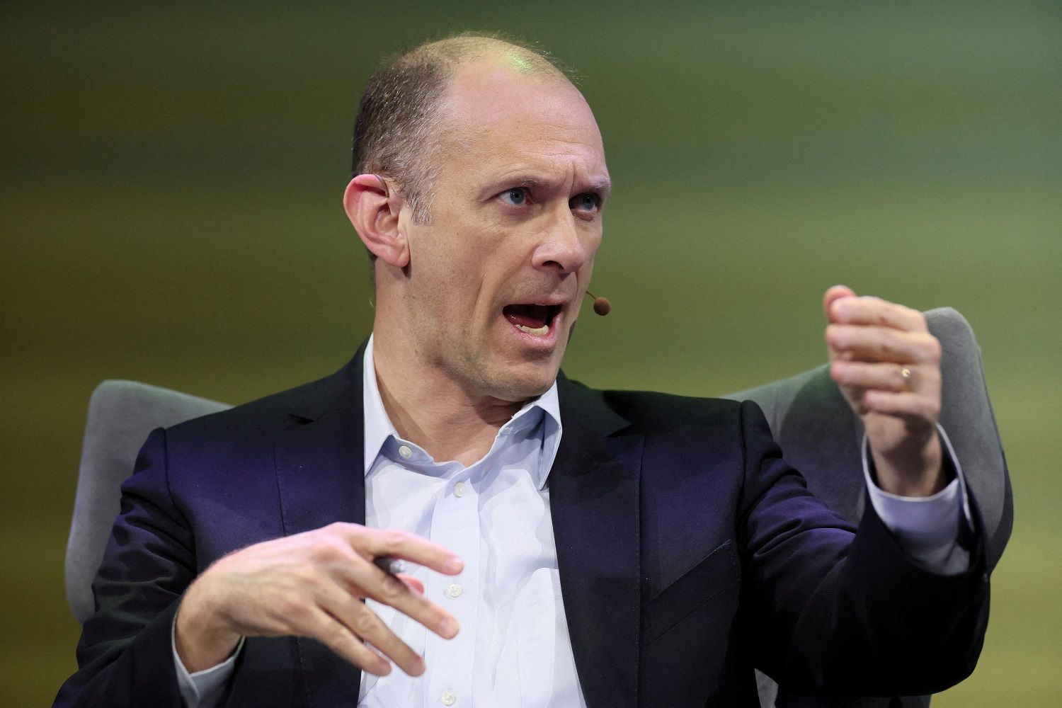 Fed deve ser cauteloso na redução dos juros