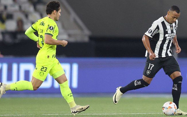Botafogo e Palmeiras em confronto memorável pela Série B do futebol brasileiro. Reprodução: Esporte IG