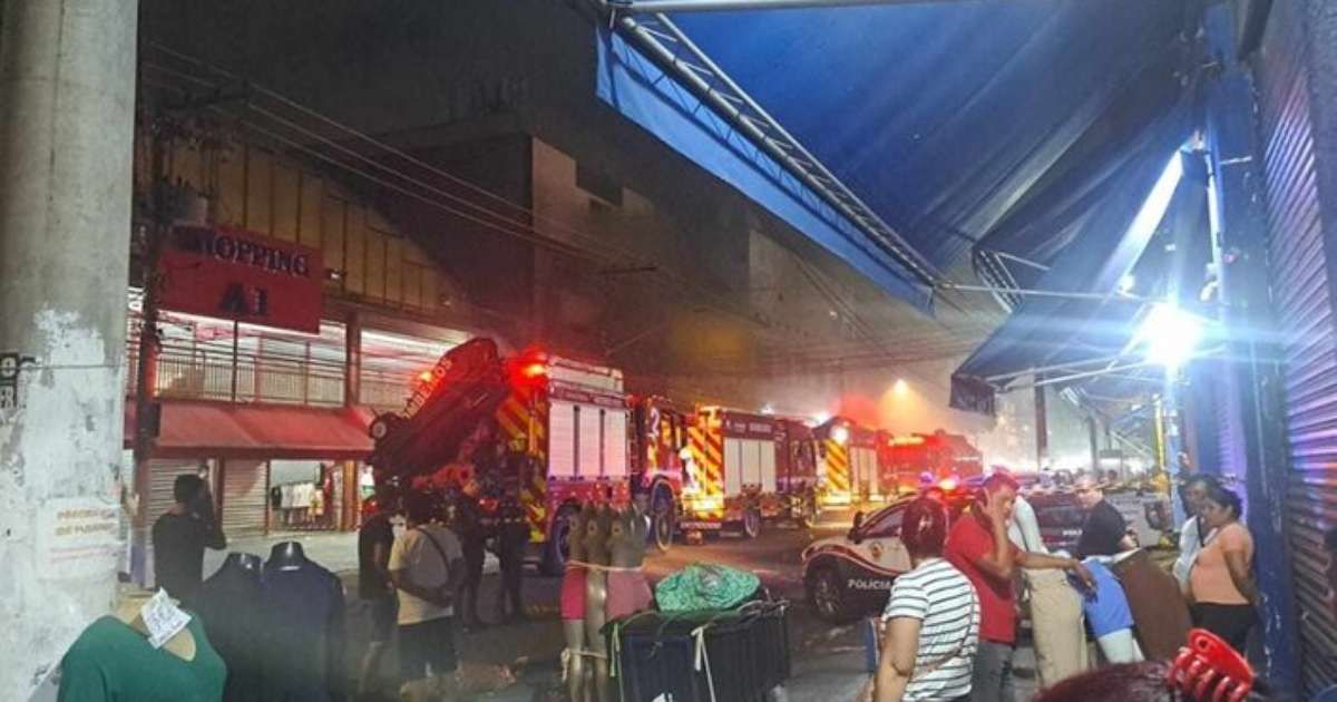 Incêndio em Galeria de Loja de Roupas no Pari