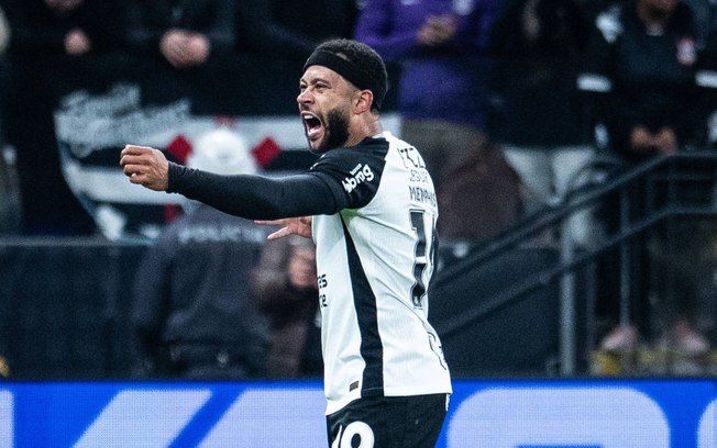 Memphis se lesiona durante o jogo contra o Palmeiras. Reprodução: iG Esporte