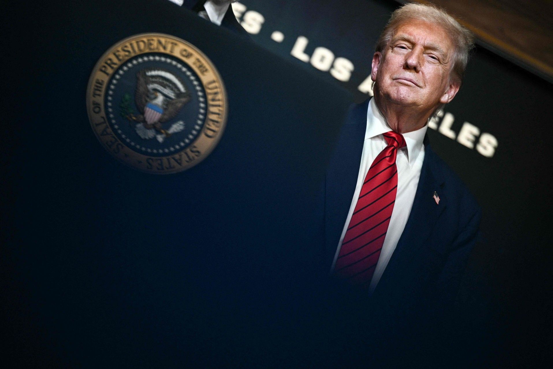 Decreto de Trump visando impor tarifas em produtos de petróleo russo. Reprodução: Globo