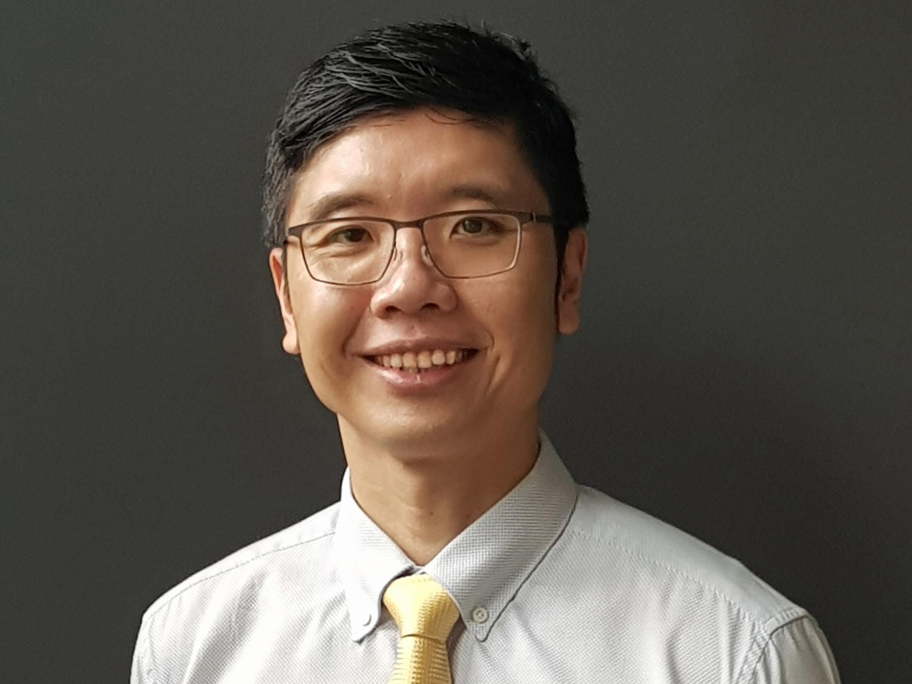 Dr. Cheng Chee Leong destaca o uso da IA para aprimorar diagnósticos em patologia. Reprodução: Business Insider