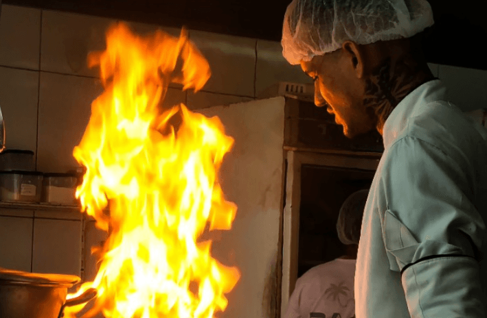 Casal se envolve em acidente fatal na Avenida Menino Marcelo em Maceió.; Reprodução: Redação