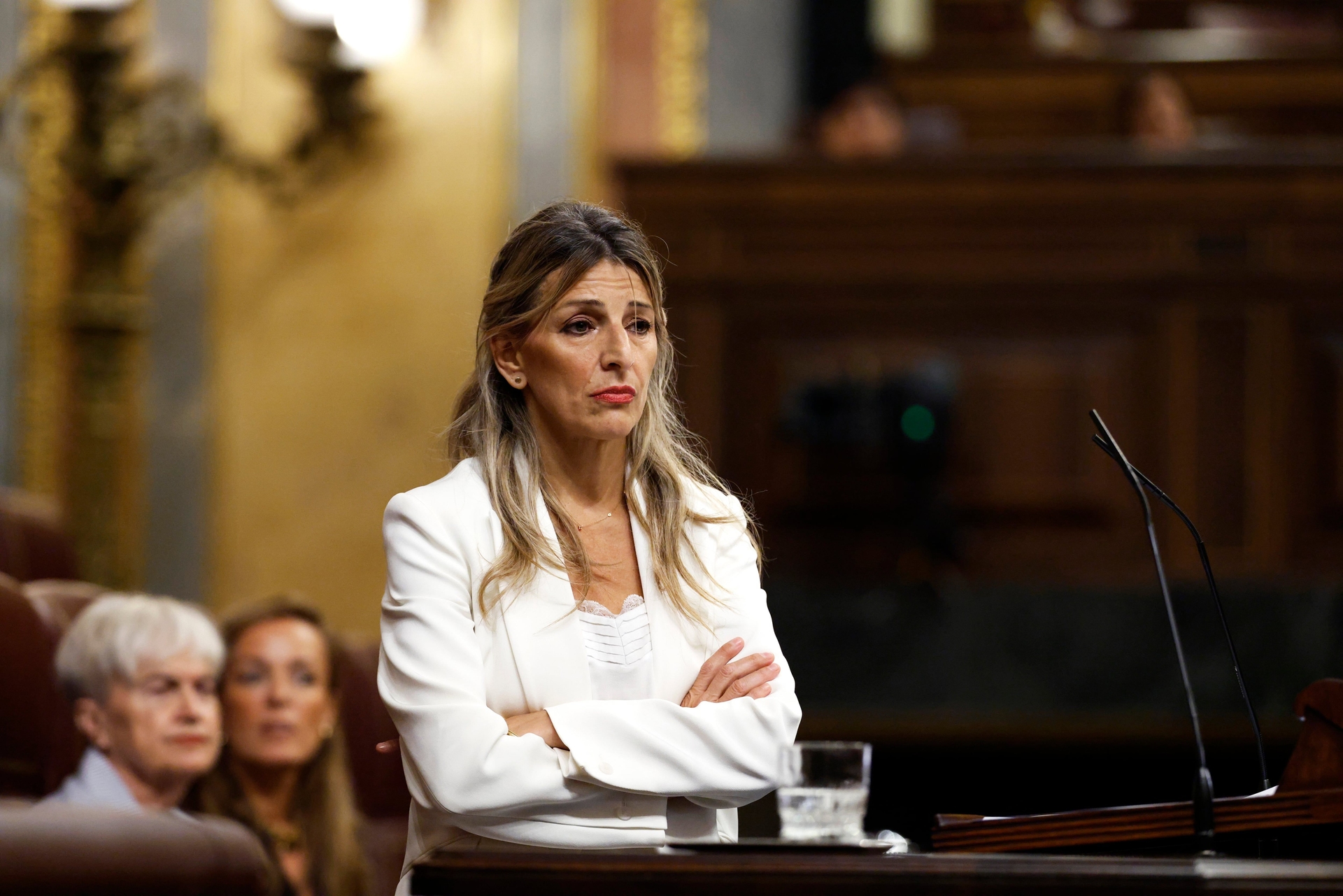 Yolanda Díaz se prepara para sua emotiva intervenção no Congresso, horas após a morte de seu pai. Legenda da imagem. Reprodução: El País