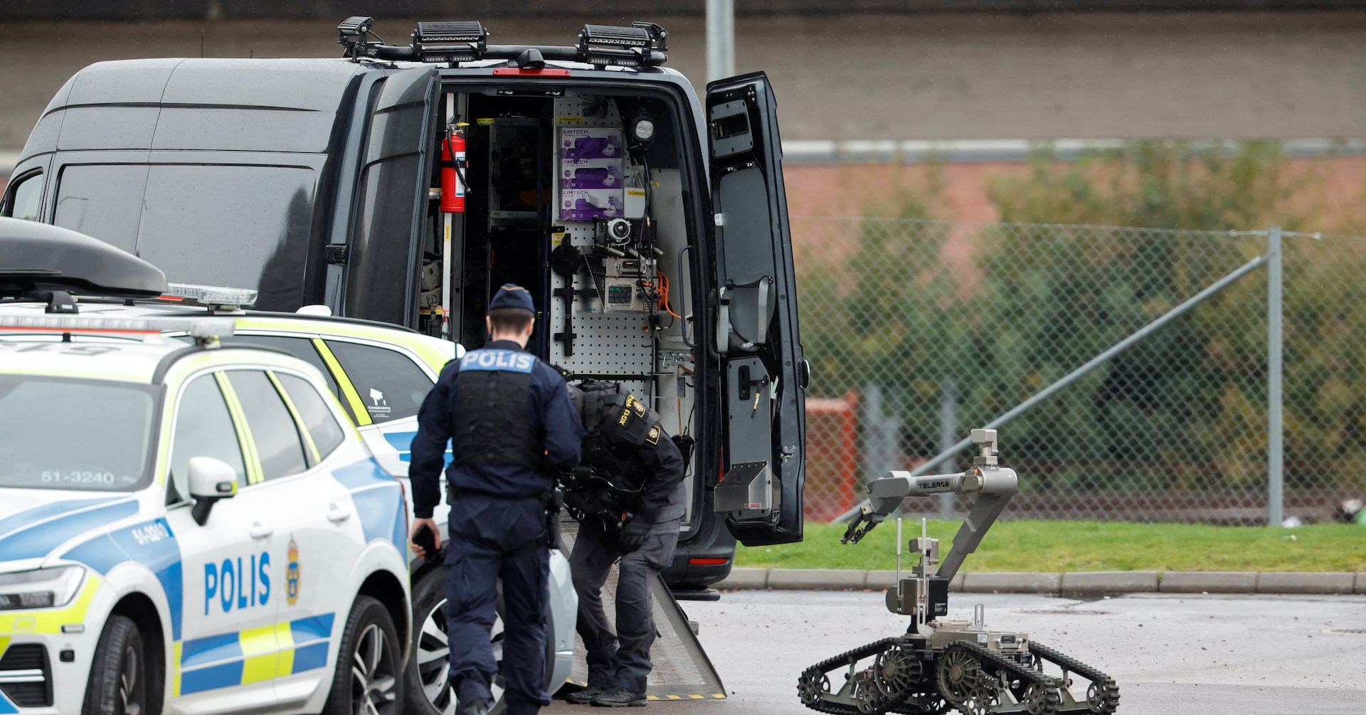 Três adolescentes são condenados por ataque a escritório da Elbit Systems em Gotemburgo. Reprodução: Reuters