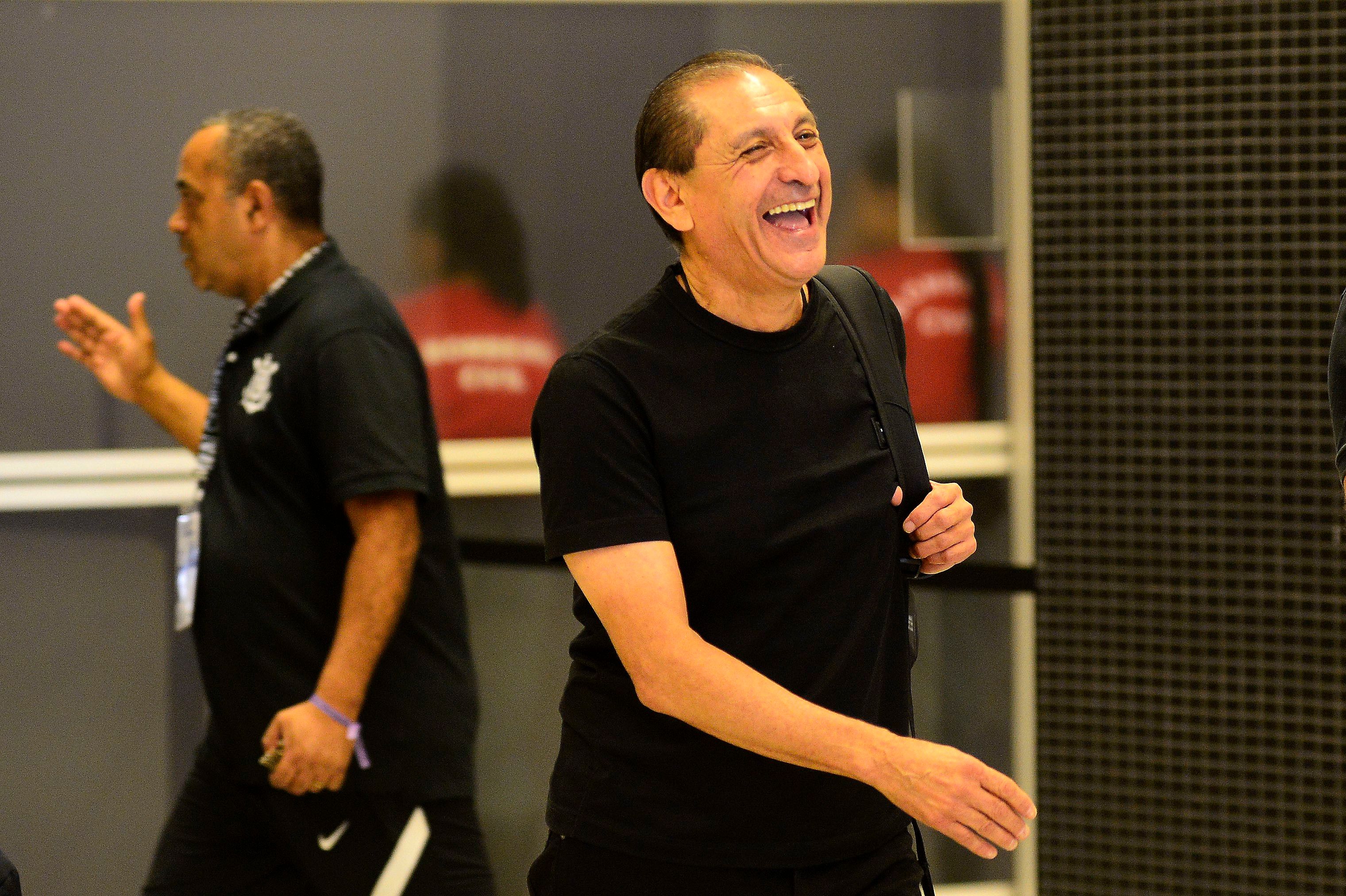 Ramón Díaz Conquista Primeiro Título e Quebra Tabu no Corinthians