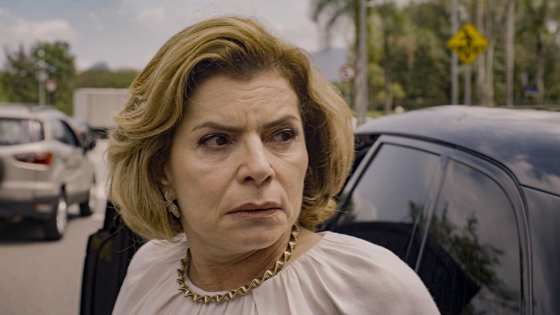 Legenda da imagem: Odete é perseguida e sofre atentado no final de Vale Tudo. Reprodução: Globo