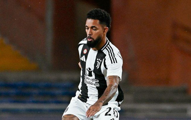 Douglas Luiz enfrenta crítica de diretor da Juventus por ausência em apresentação do time. Reprodução: iG Esporte