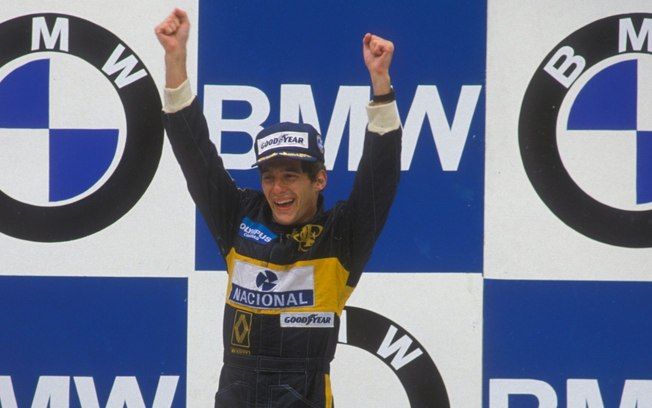 [Ayrton Senna celebra sua primeira vitória na F1]. Reprodução: Esporte