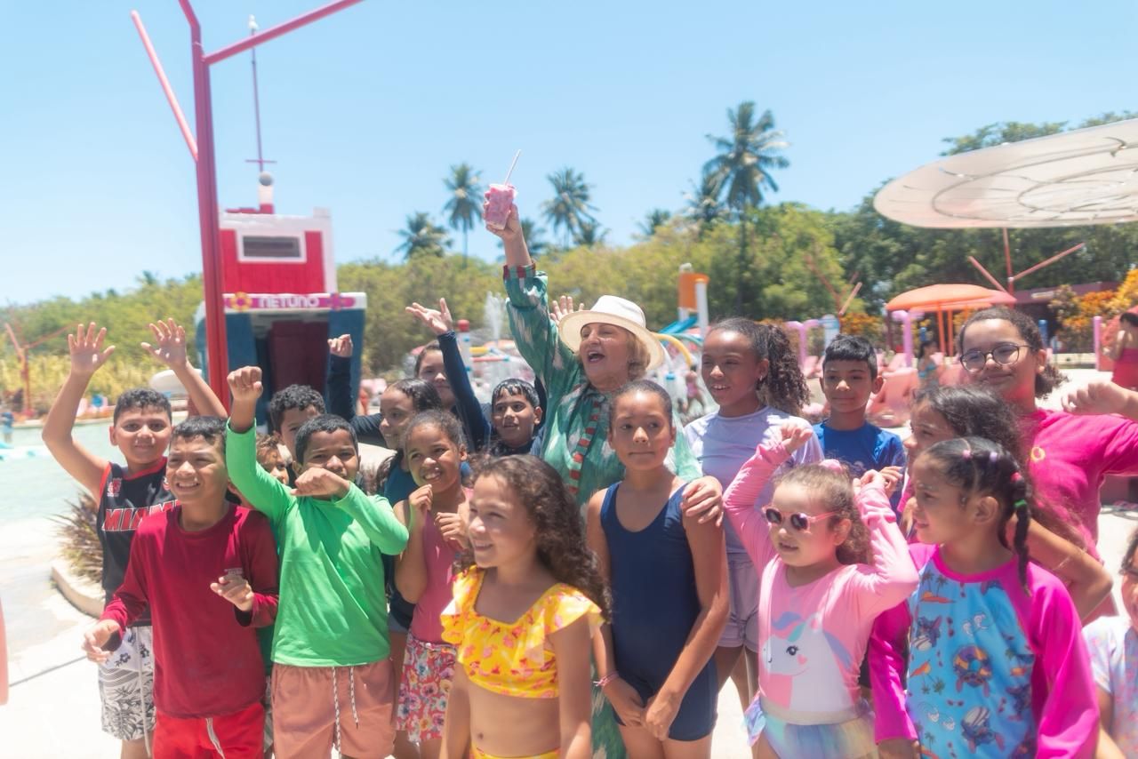 Alunos da rede municipal celebram Dia das Crianças com visitas a Beto Carrero World e Pratagy Acqua Park. Reprodução: Retorno do item 11