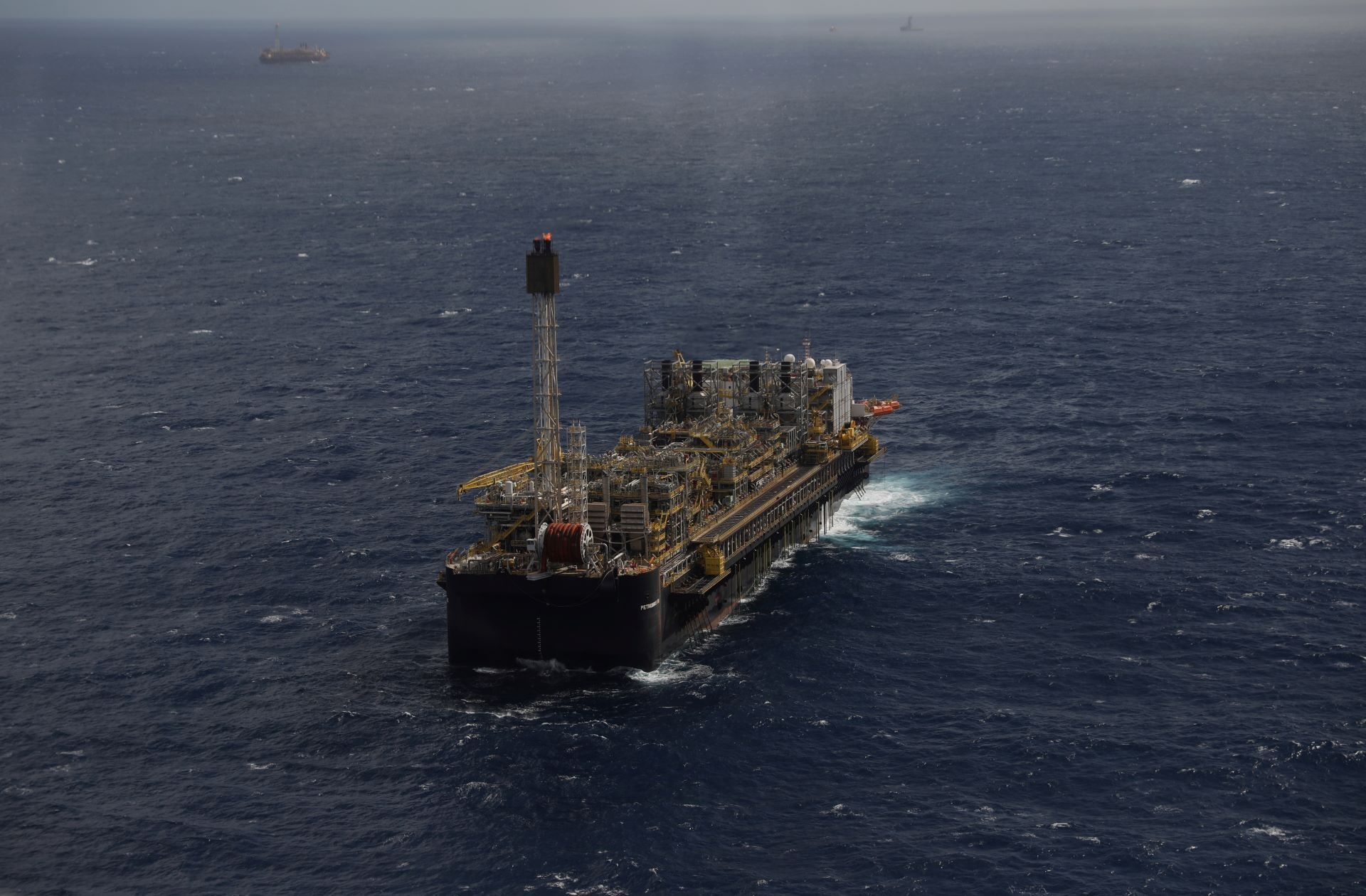 Petrobras e petroleiras enfrentam queda acentuada
