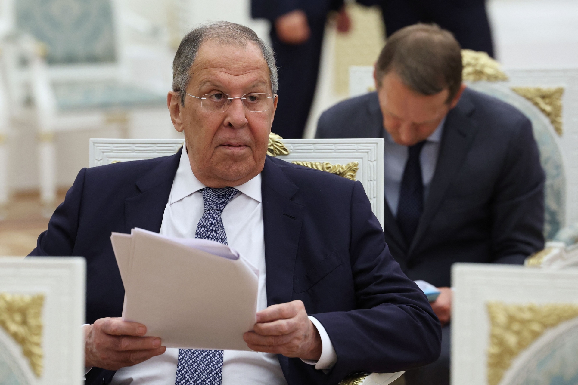 Lavrov destaca a necessidade de considerar os interesses de segurança da Rússia nas negociações de paz sobre a Ucrânia. Reprodução: Globo