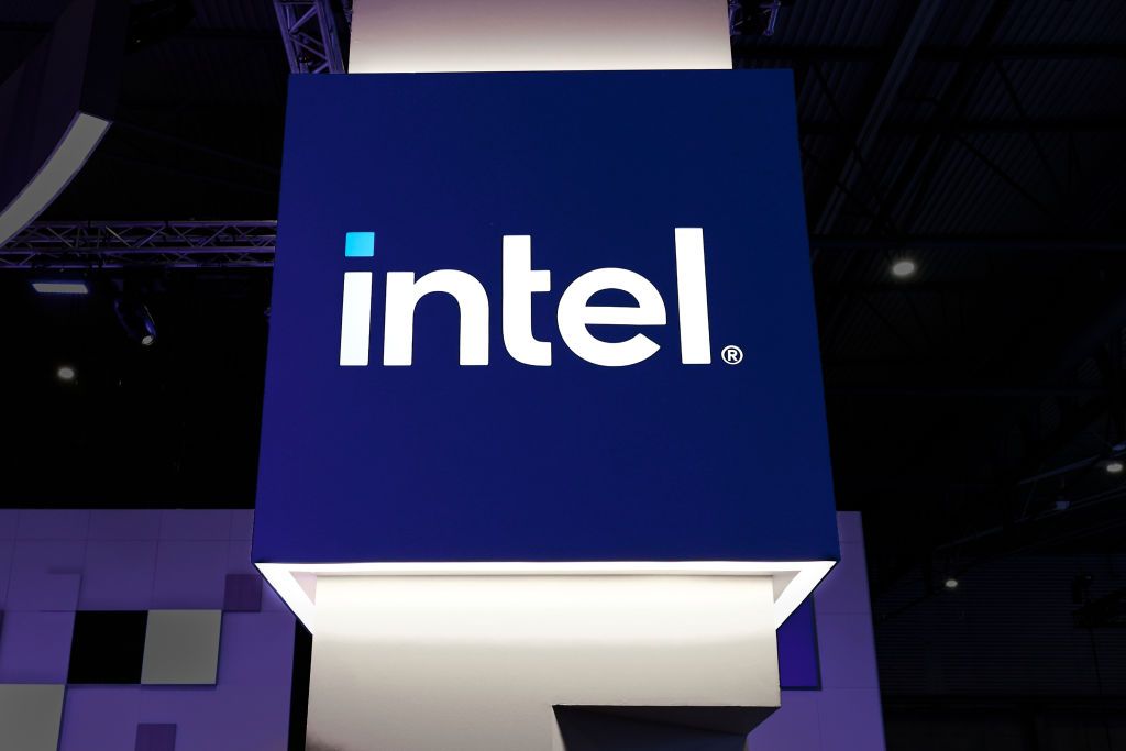 Intel pode demitir mais de 21 mil funcionários antes do relatório de lucros do Q1 2025. Reprodução: TechCrunch