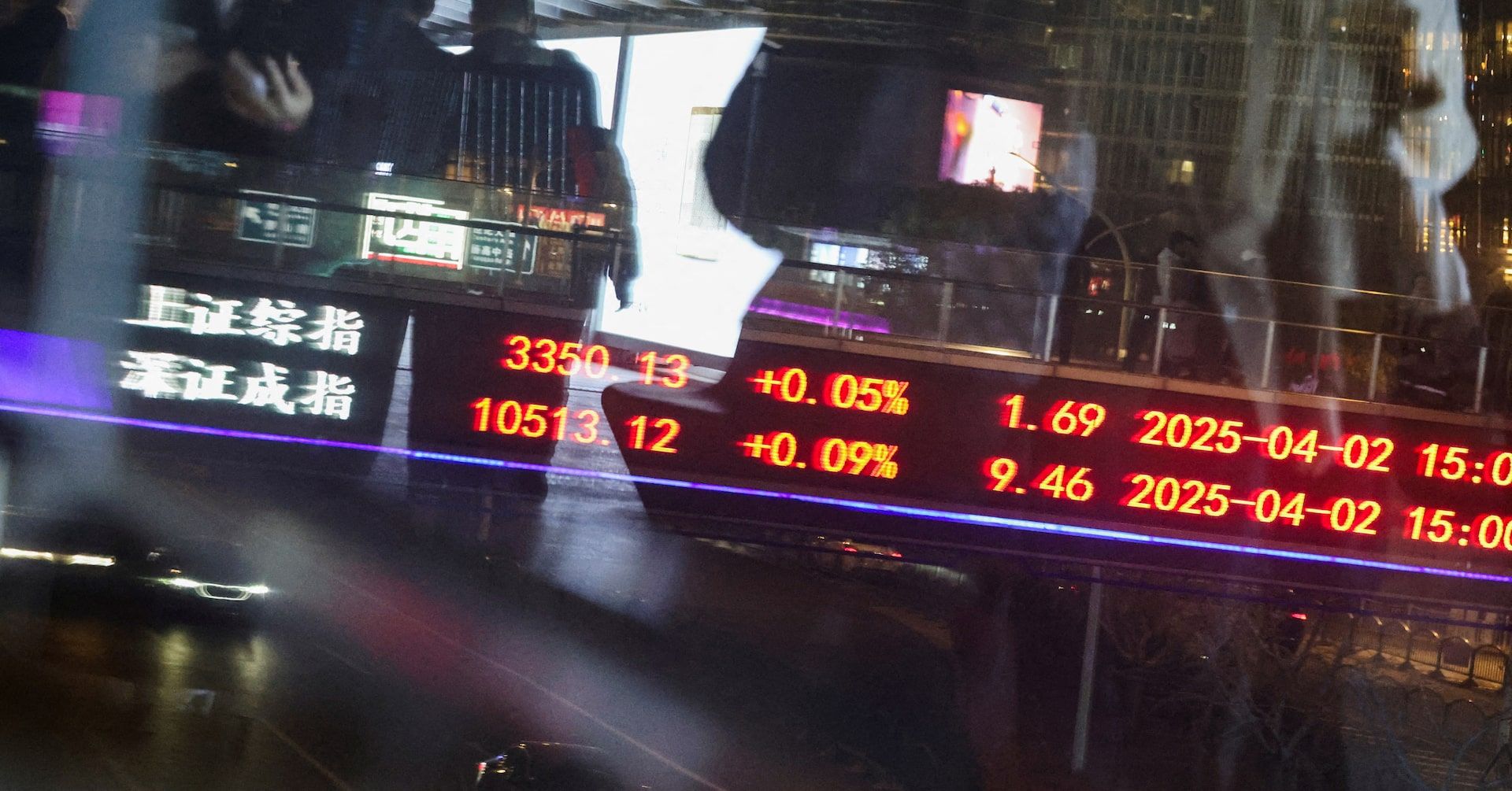 Corretoras chinesas se unem para estabilizar o mercado acionário em meio à guerra comercial. Reprodução: Reuters