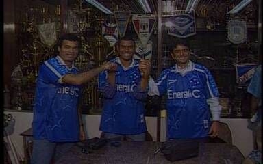 Bebeto, Donizete e Gonçalves se apresentaram como reforços do Cruzeiro para a final do Mundial de 1997. Reprodução: Globo