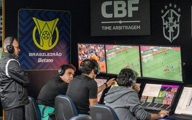 CBF pode divulgar decisões do VAR sem revisão; áudios e vídeos ficam disponíveis em até 24h. Reprodução: Fabio Souza/CBF
