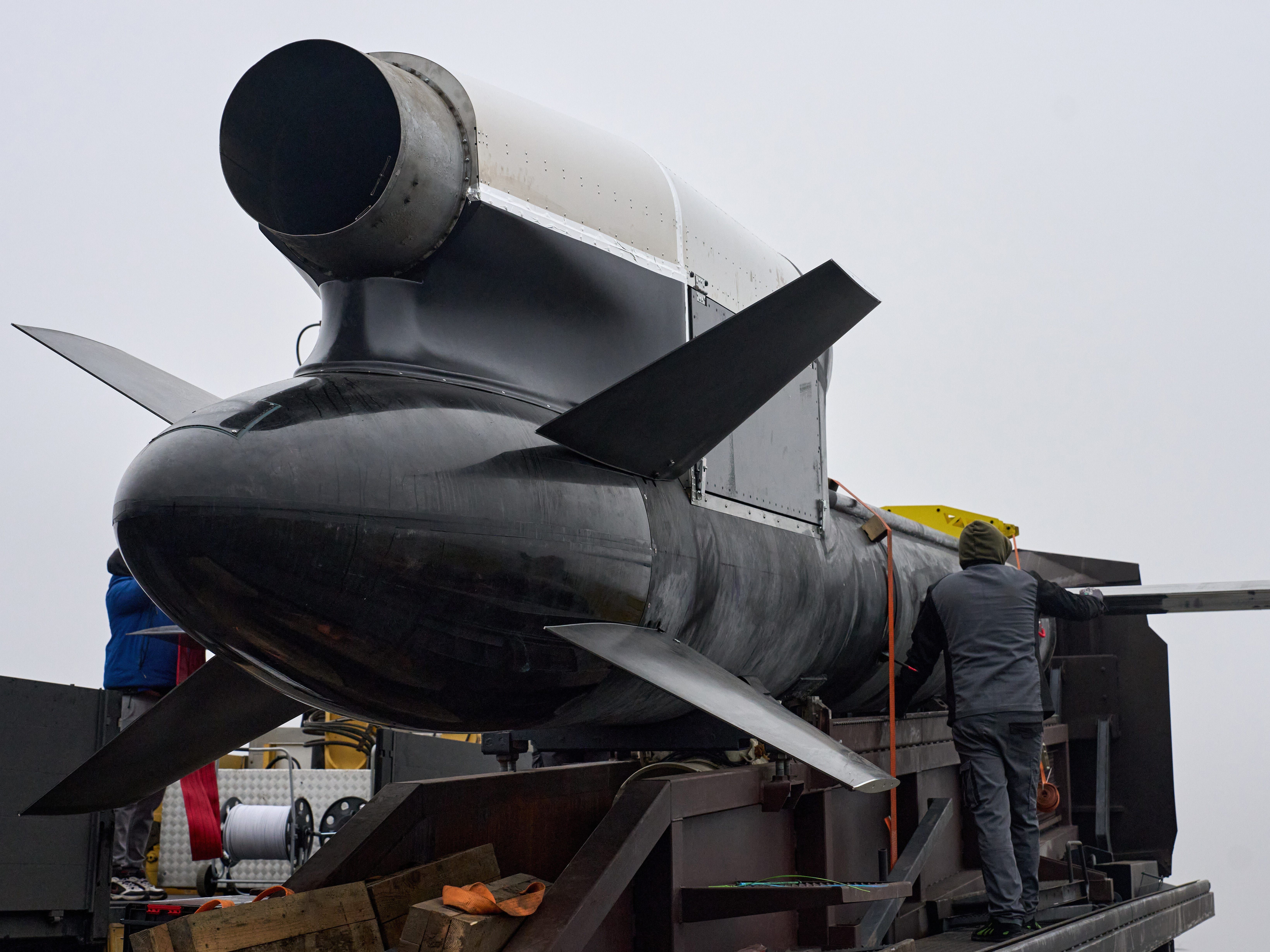 Ucrânia afirma que mísseis Flamingo percorreram quase 900 milhas para atingir fábrica de Iskander na Rússia.. Reprodução: Businessinsider