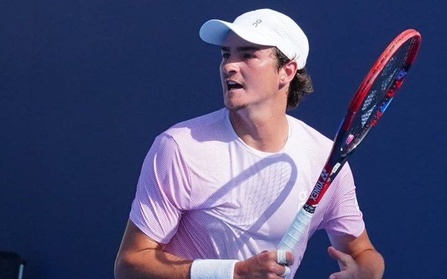 João Fonseca se prepara para duelo contra Térence Atmane no Masters 1000 de Cincinnati. Reprodução: ESPN