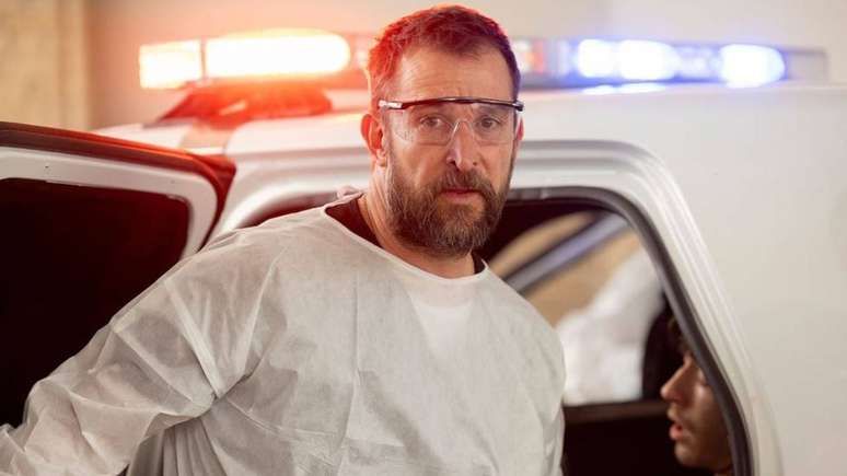 Elenco de The Pitt discute nova abordagem em salários fixos para atores. Reprodução: Terra