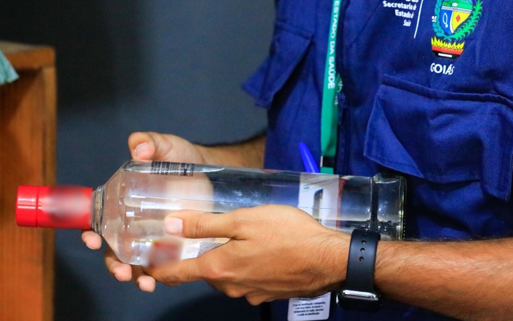 Secretário de Saúde de Goiás Rasível Santos fala sobre caso suspeito de intoxicação por metanol. Legenda da imagem. Reprodução: Retorno do item 11