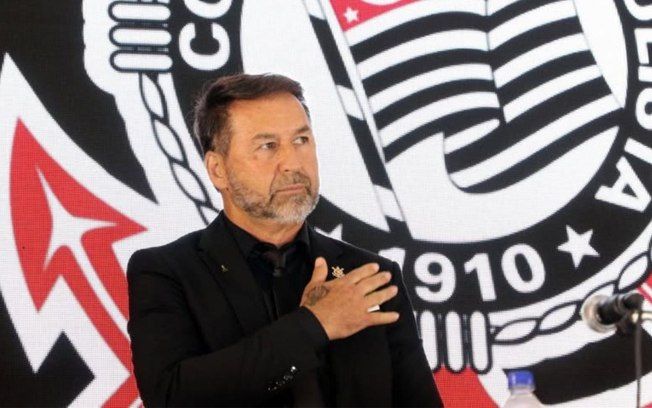 Sócios do Corinthians participam de assembleia no ginásio Wlamir Marques para decidir futuro de Augusto Melo. Reprodução: Augusto Melo