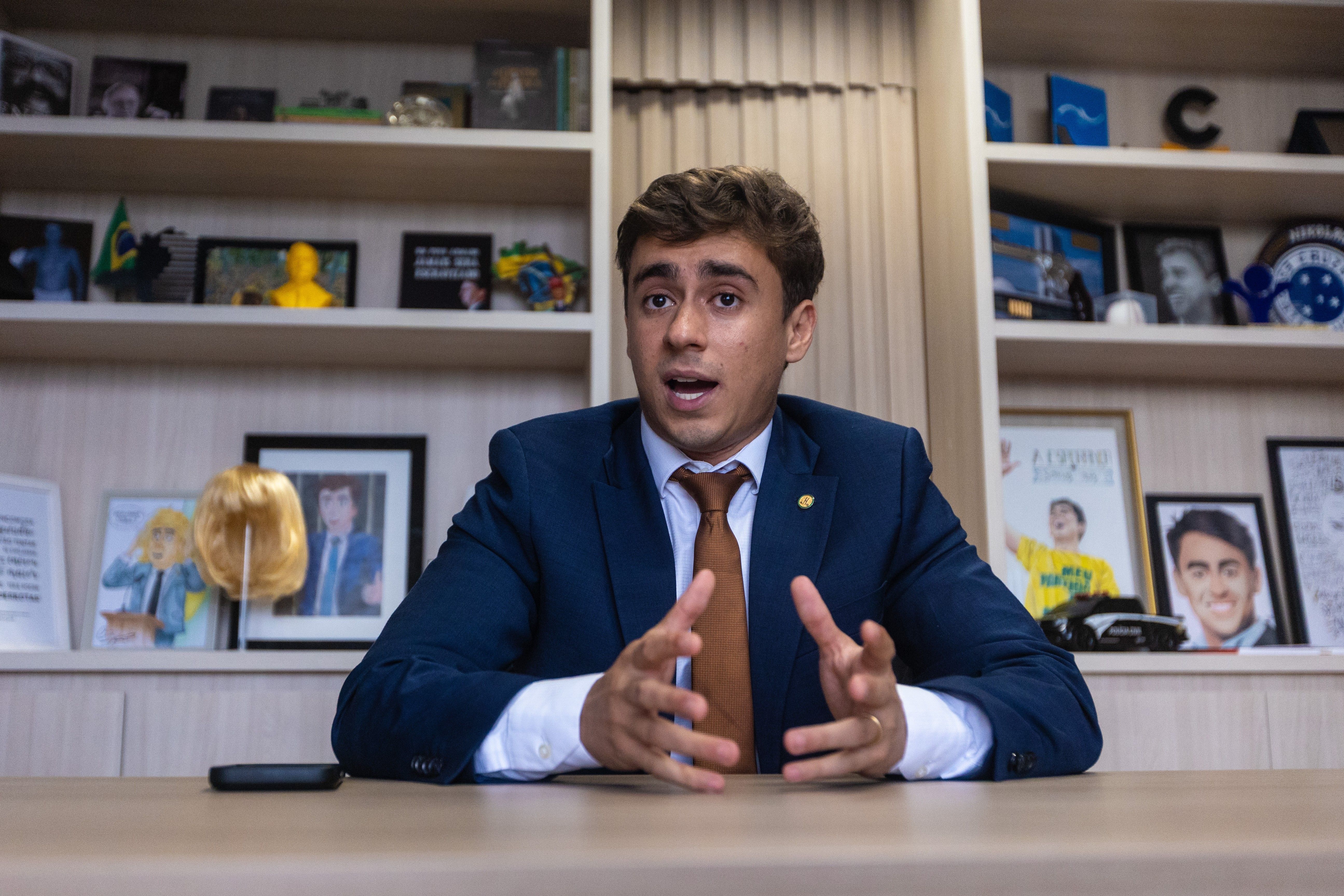 Nikolas Ferreira em entrevista exclusiva em Brasília, respondendo aos ataques de Eduardo Bolsonaro.. Reprodução: Oglobo