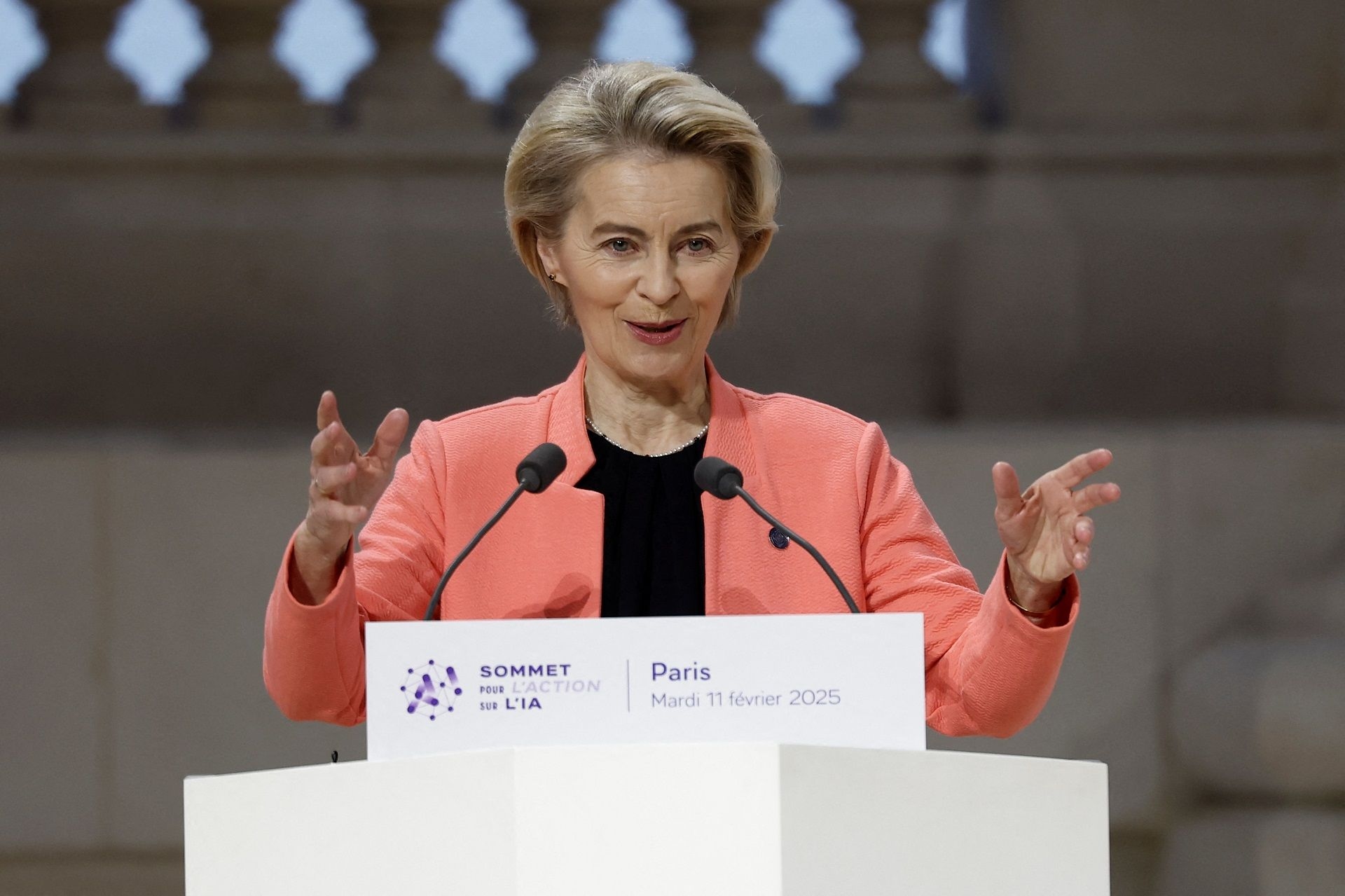 UE anuncia investimento de 50 bilhões em IA