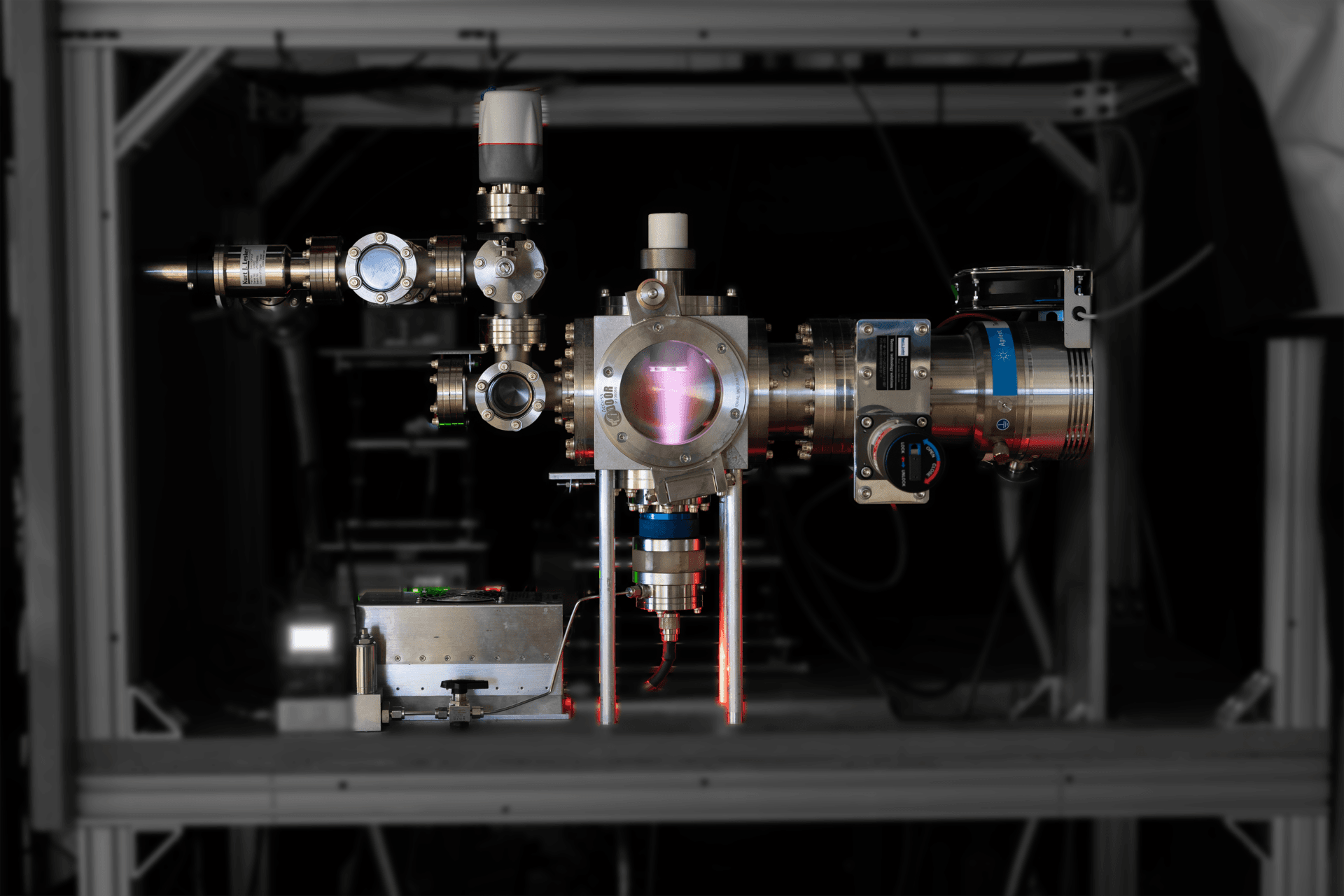 Nuclear reator Thunderbird, do tamanho de uma geladeira, utiliza conceitos eletroquímicos simples. Reprodução: Gizmodo.