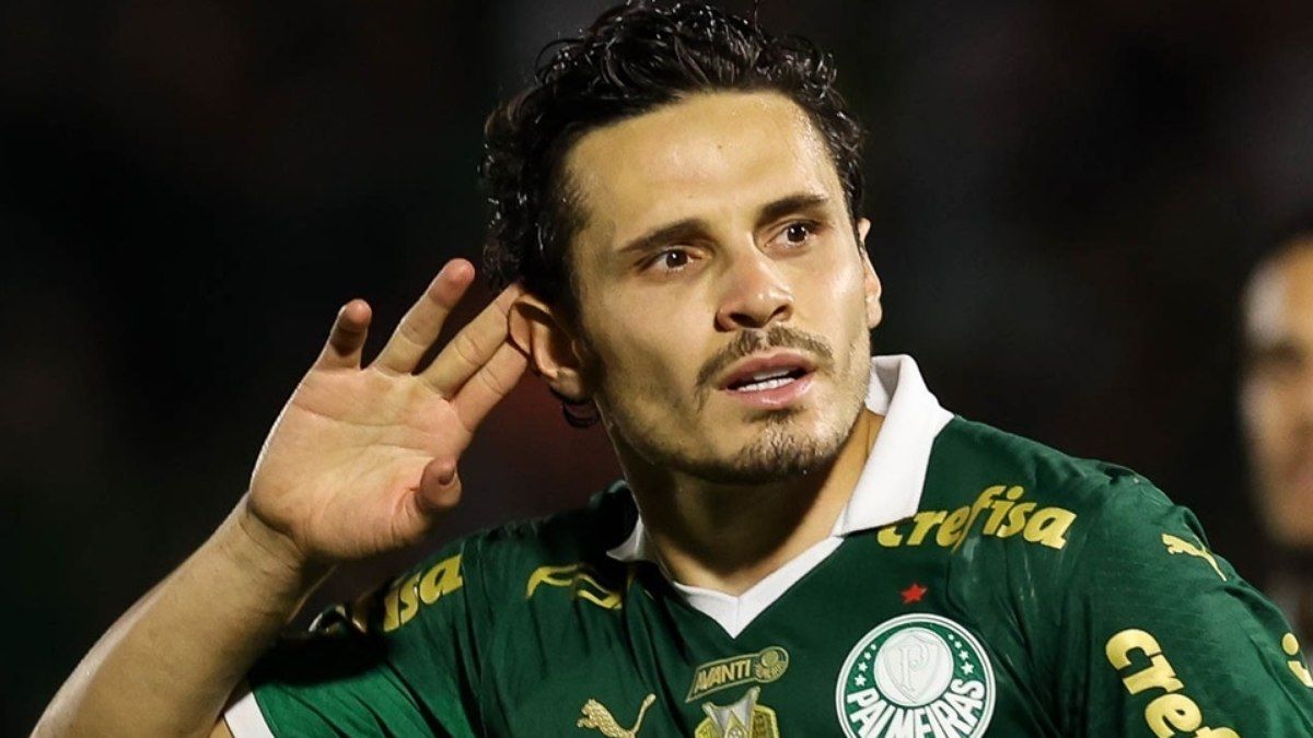 Jogadores do Palmeiras comemoram a vitória no Campeonato Brasileiro. Reprodução: Autor da notícia