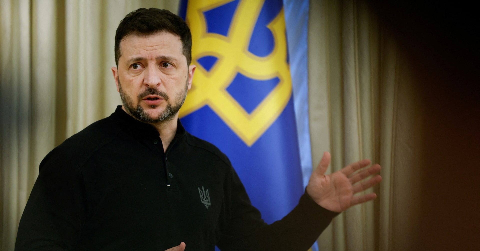 Presidente ucraniano Zelenskiy se encontra com o presidente sul-africano Ramaphosa em visita oficial. Reprodução: Reuters