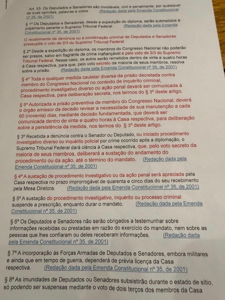 Deputados discutem tumultuadamente a PEC da Blindagem na Câmara dos Deputados. Reprodução: G1