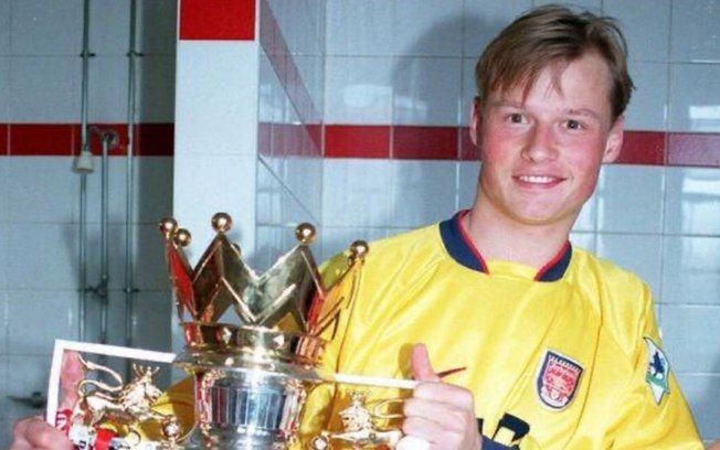 Goleiro ex-Arsenal morre após trem arrastar carro. Reprodução: Esporte