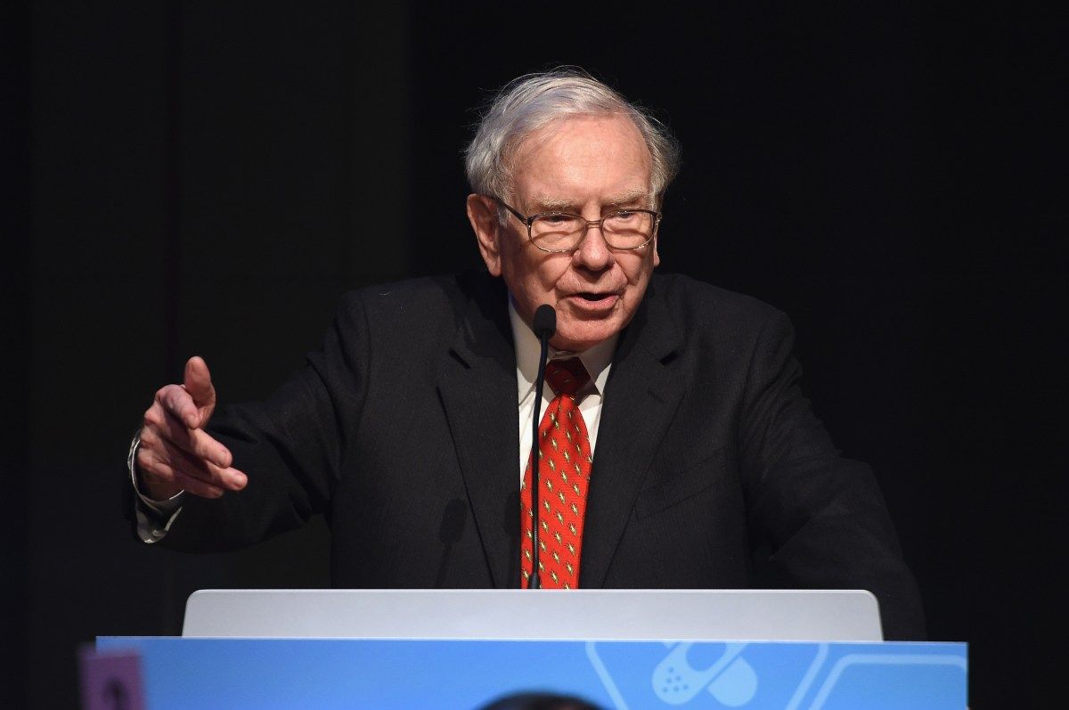 Warren Buffett anuncia que Greg Abel será o novo CEO da Berkshire Hathaway em 2025.; Reprodução: TechCrunch